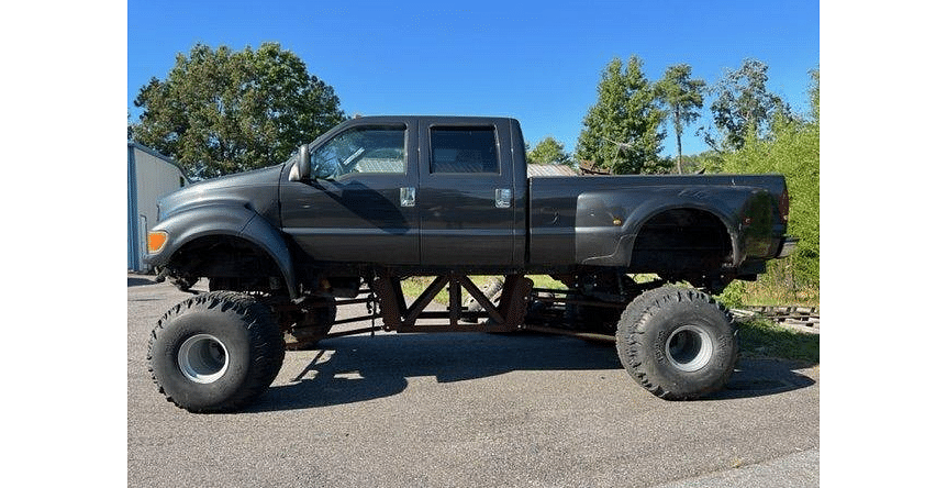 Image of Ford F-650 Primary image