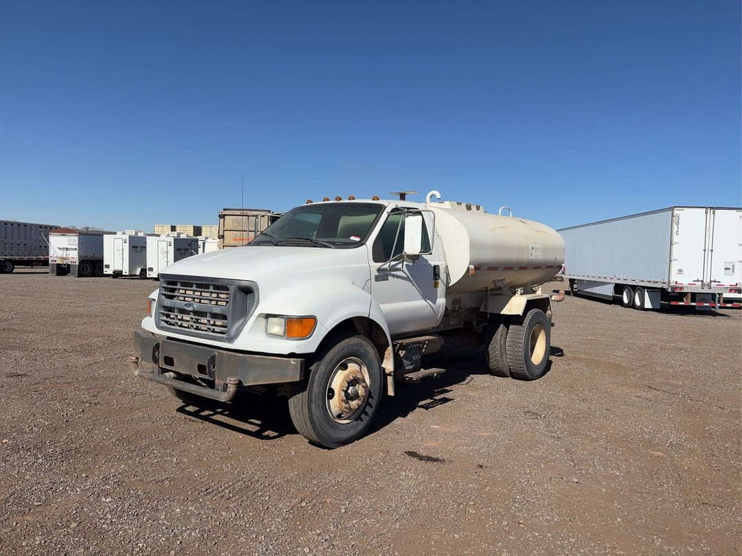 Image of Ford F-650 Primary image