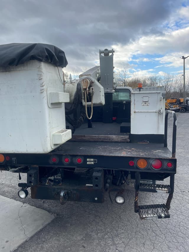 Image of Ford F-650 equipment image 3