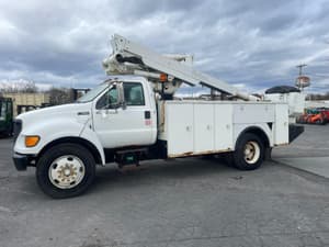 2000 Ford F-650 Image