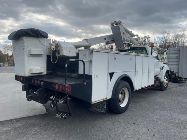 Image of Ford F-650 equipment image 4