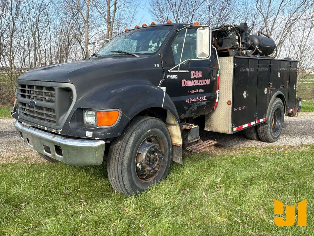 Image of Ford F-650 Primary image