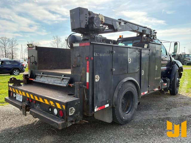 Image of Ford F-650 equipment image 4