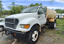 2000 Ford F-750 Image