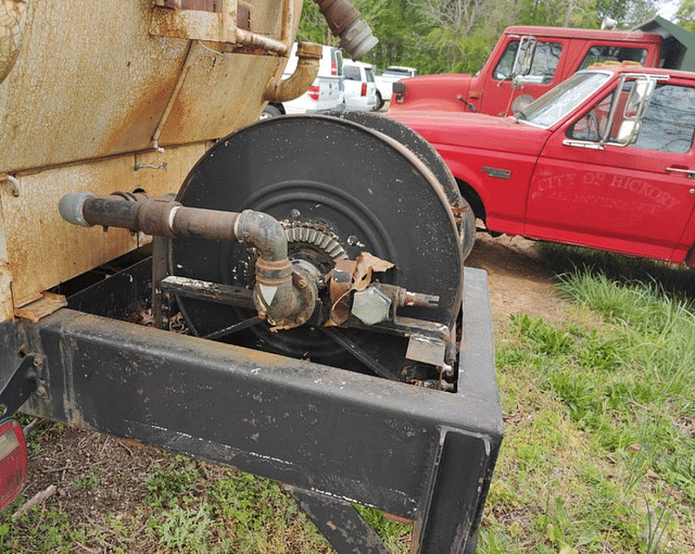 Image of Ford F-750 equipment image 1