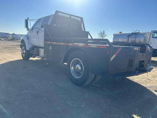 Image of Ford F-750 equipment image 3