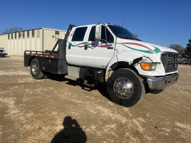 Image of Ford F-750 equipment image 1