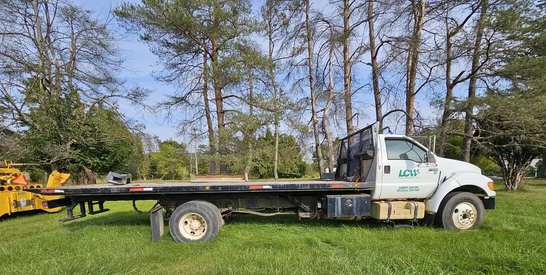 Image of Ford F-750 Primary image