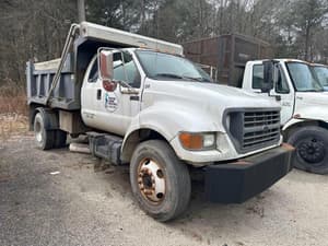 2000 Ford F-750 Image