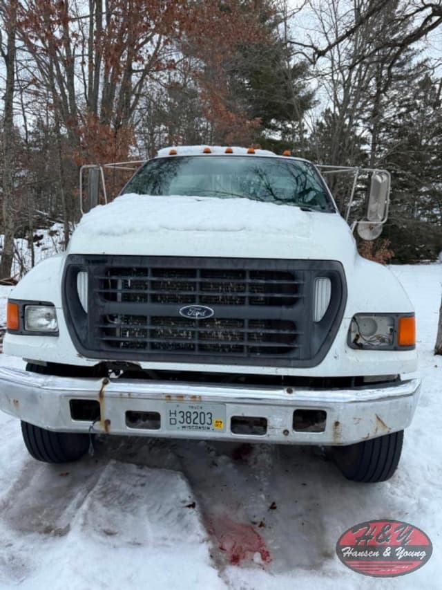 Image of Ford F-750 equipment image 3
