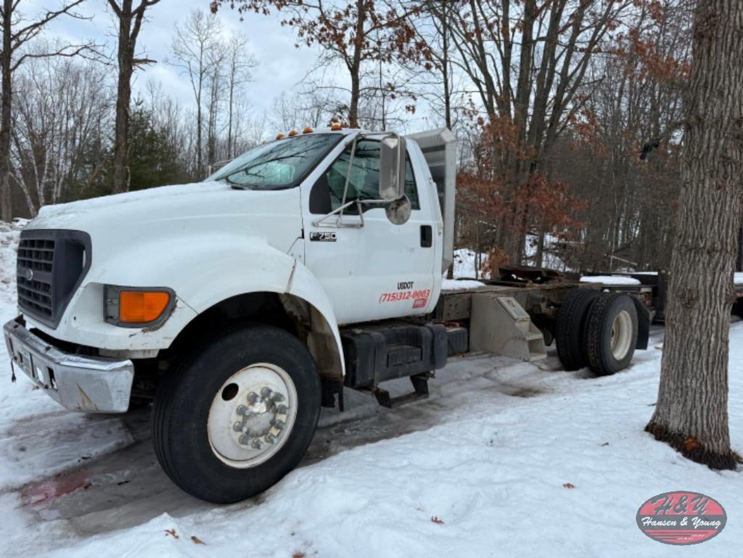 2000 Ford F-750 Equipment Image0
