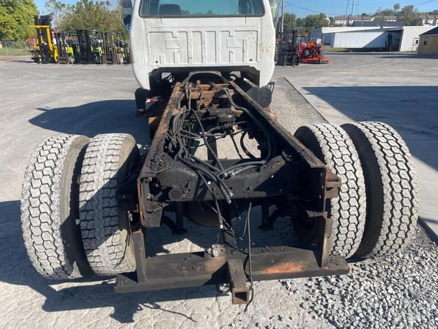 Image of Ford F-750 equipment image 4