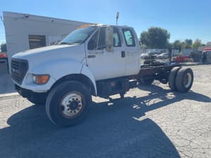 2000 Ford F-750 Image