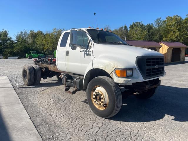 Image of Ford F-750 equipment image 1