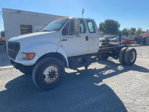 2000 Ford F-750 Image