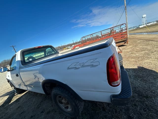 Image of Ford F-150 equipment image 2