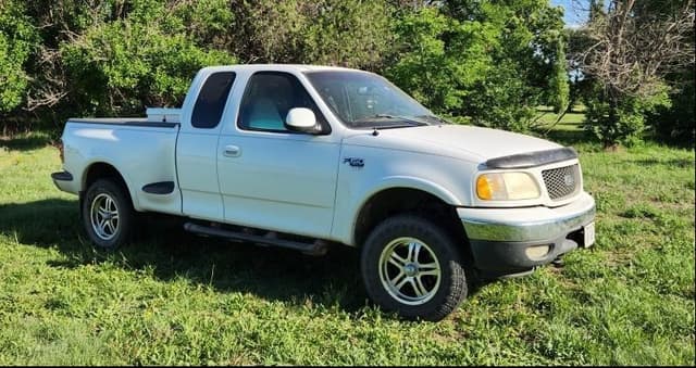 Image of Ford F-150 equipment image 2