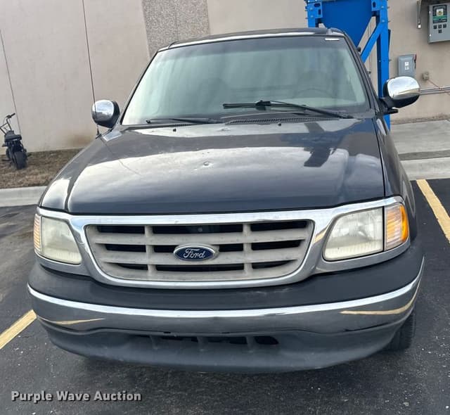 Image of Ford F-150 equipment image 1