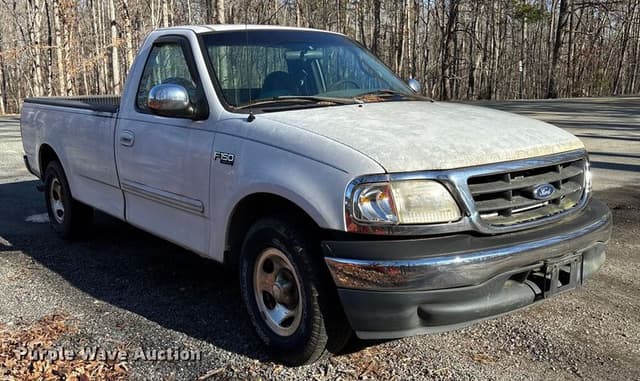 Image of Ford F-150 equipment image 2