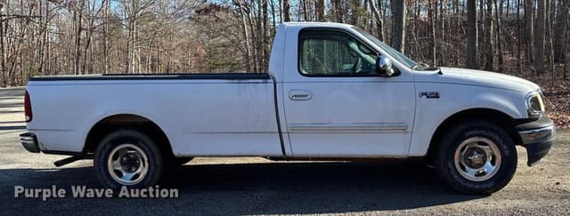 Image of Ford F-150 equipment image 3