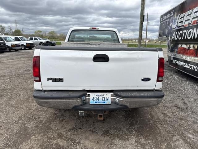 Image of Ford F-250 equipment image 2