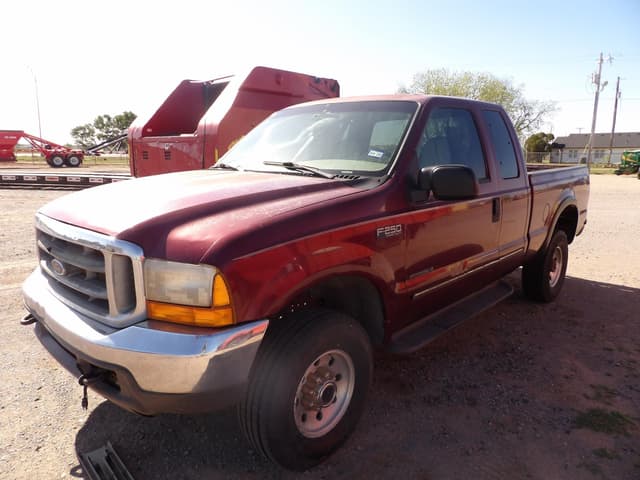 Image of Ford F-250 equipment image 3