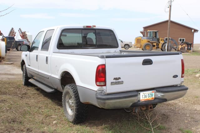 Image of Ford F-250 equipment image 4