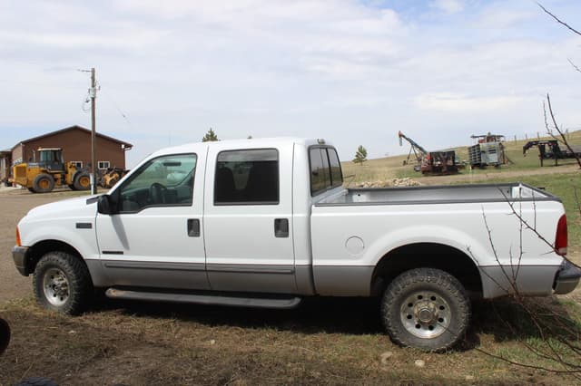 Image of Ford F-250 equipment image 3