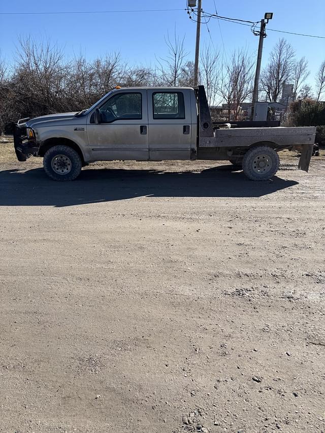 Image of Ford F-250 equipment image 2