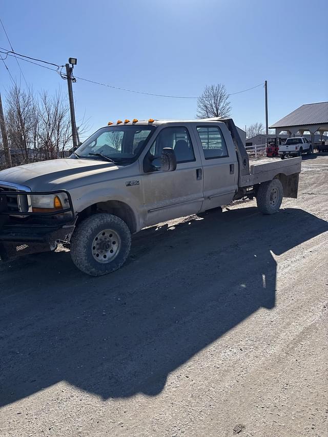 Image of Ford F-250 equipment image 1