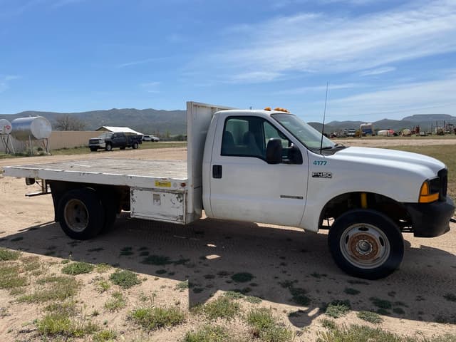 Image of Ford F-450 equipment image 2
