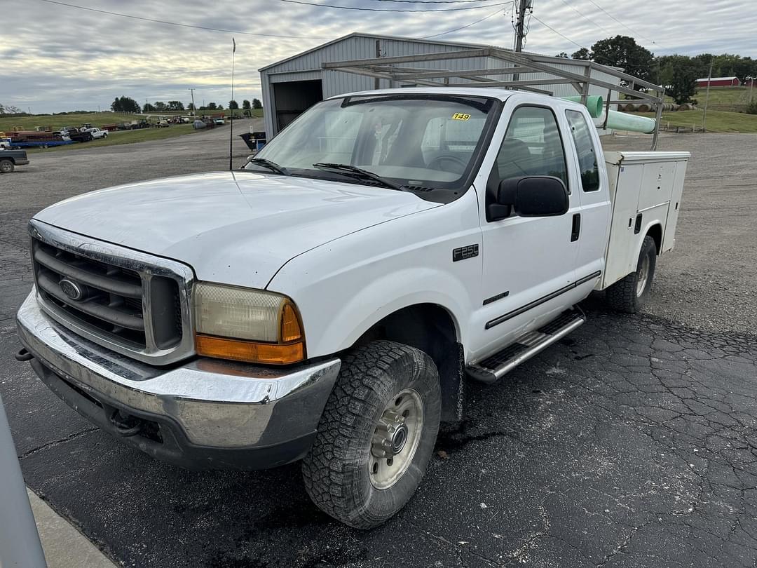 Image of Ford F-250 Primary image