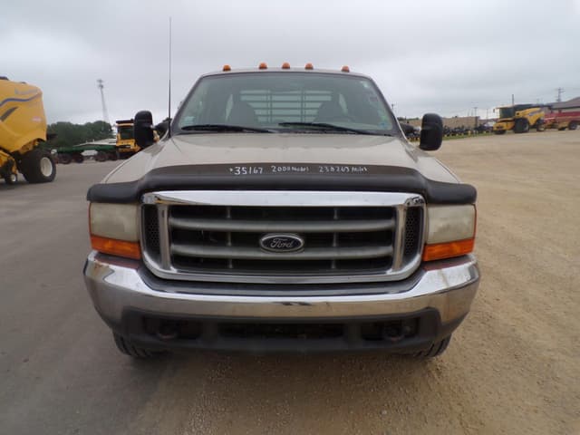 Image of Ford F-250 equipment image 3