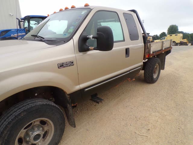 Image of Ford F-250 equipment image 4