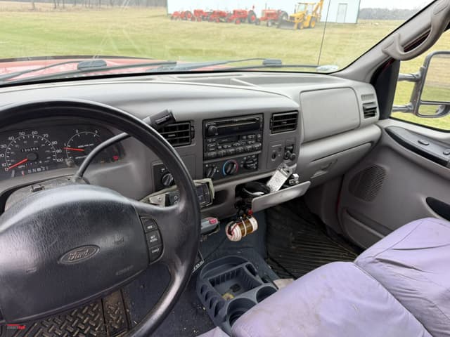 Image of Ford F-250 equipment image 1
