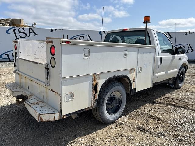 Image of Ford F-250 equipment image 4