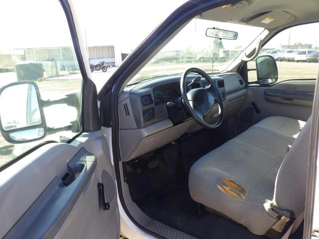 Image of Ford F-250 equipment image 4