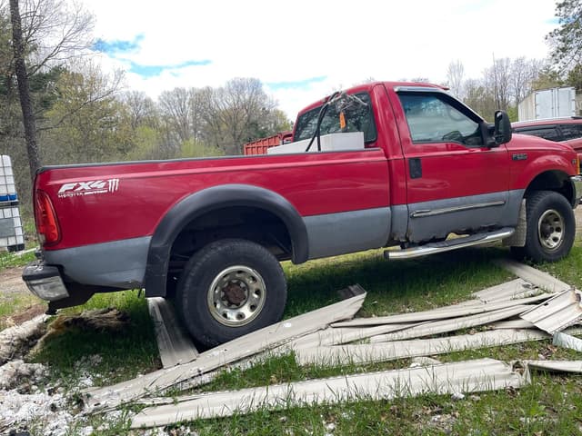 Image of Ford F-250 equipment image 2