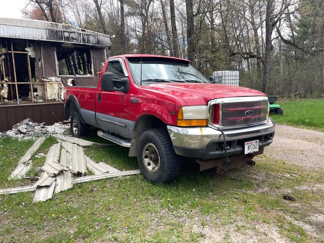 Image of Ford F-250 equipment image 1