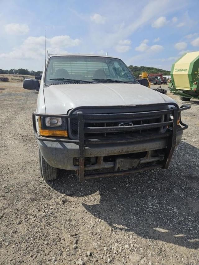 Image of Ford F-250 equipment image 2