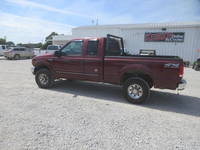 Image of Ford F-250 equipment image 3