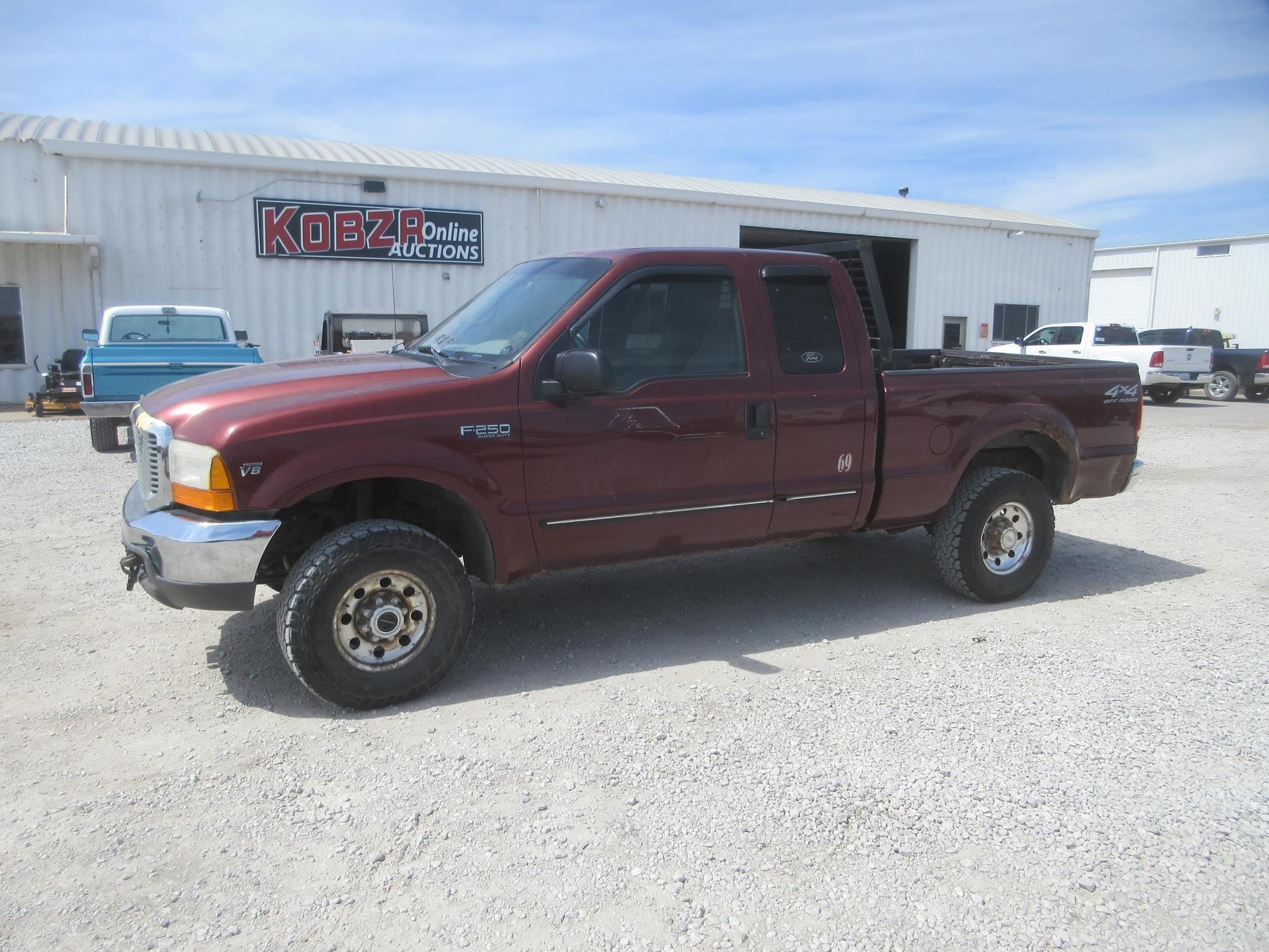 2000 Ford F-250 Equipment Image0