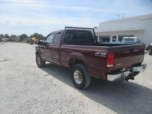 Image of Ford F-250 equipment image 4