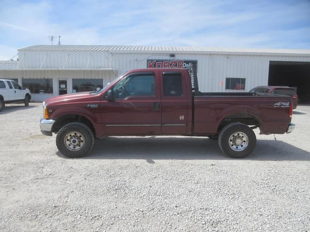 Image of Ford F-250 equipment image 2