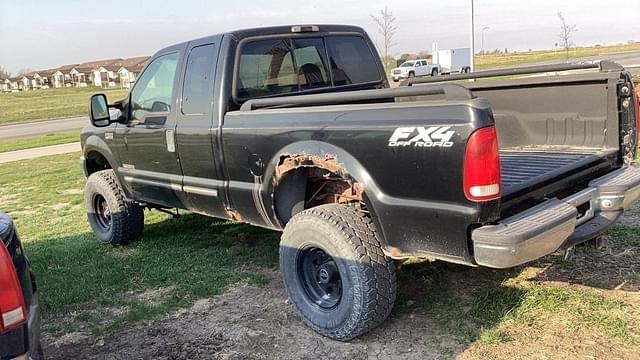 Image of Ford F-250 equipment image 3