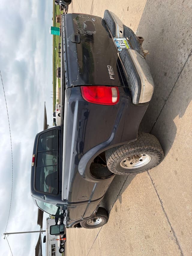 Image of Ford F-250 equipment image 4