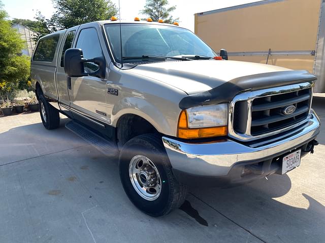 Image of Ford F-250 equipment image 2