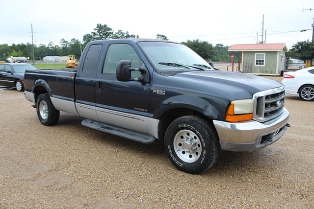 Image of Ford F-250 equipment image 1