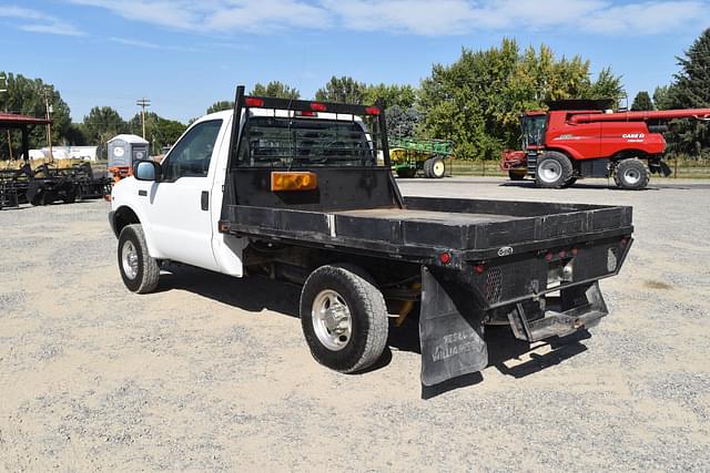 Image of Ford F-250 equipment image 2