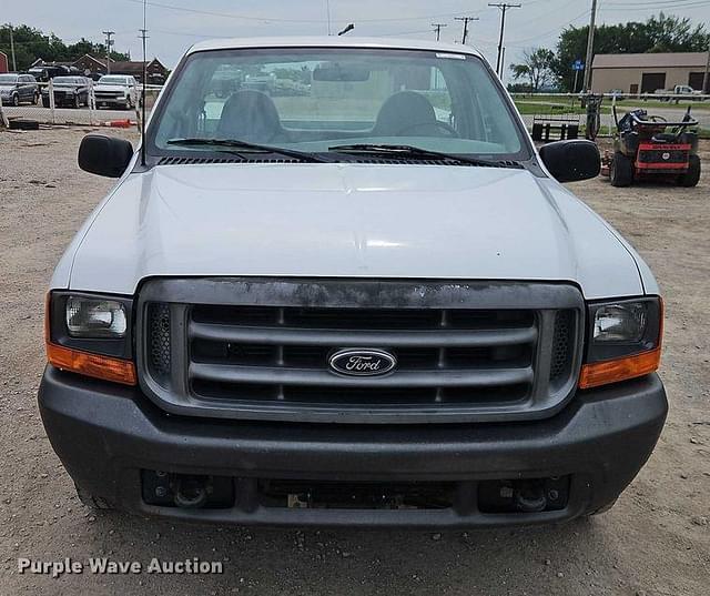 Image of Ford F-250 equipment image 1